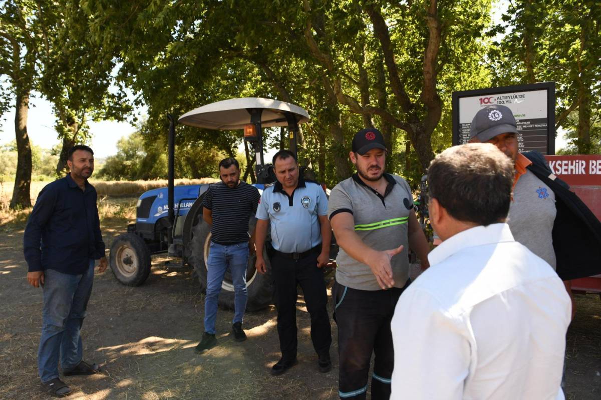 Başkan Şehirli direksiyona geçti, hasadı başlattı