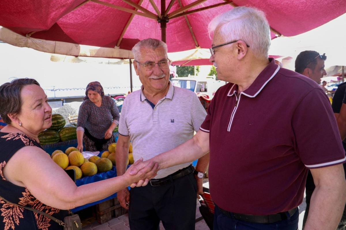 Başkan Deveciler geçici cuma pazarını ziyaret etti