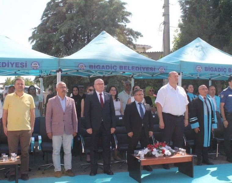 BAÜN Bigadiç MYO'da 19. Dönem Mezuniyet Coşkusu
