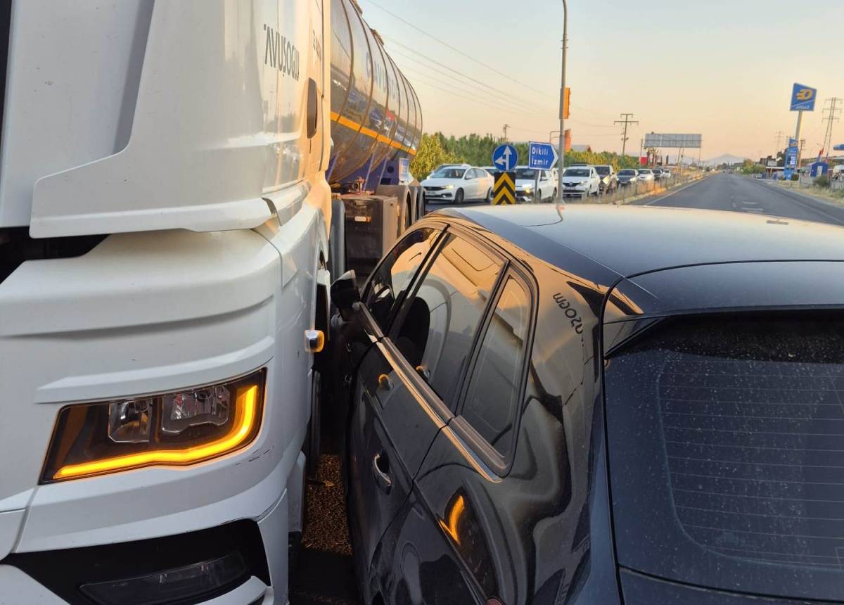 Ayvalık’ta kavşakta tır ile otomobil çarpıştı: 6 yaralı