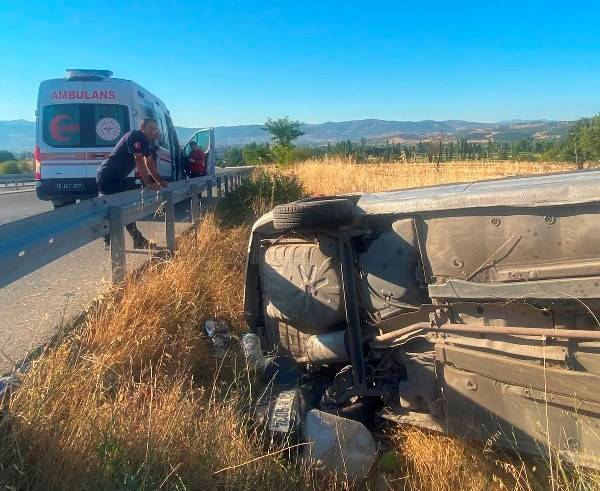 Bigadiç'te otomobil kazası: 2 yaralı