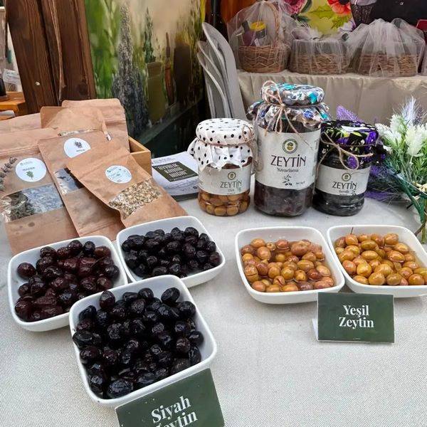 Ayvalık'ın Yöresel Lezzetleri Aromaterapi Festivali'nde İlgi Odağı Oldu
