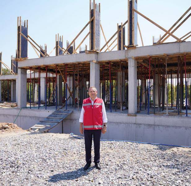 Ayvalık Yeni Mahalle Sosyal Yaşam Merkezi'nde Çalışmalar Sürüyor