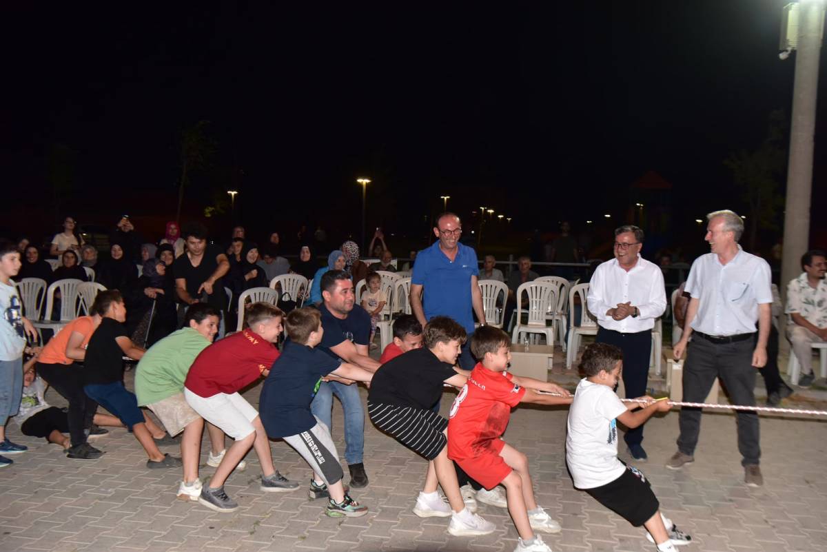 Altıeylül'de kırsal mahalleler yaz akşamlarında şenleniyor