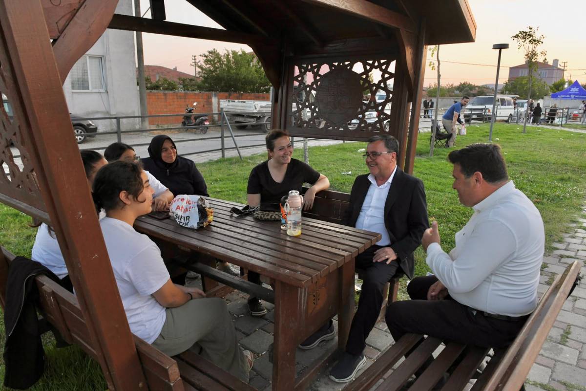Altıeylül'de kırsal mahalleler yaz akşamlarında şenleniyor
