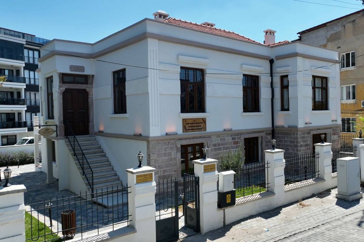Burhaniye'nin tarihinde ve kültüründe açılan kapı: Kent Arşivi