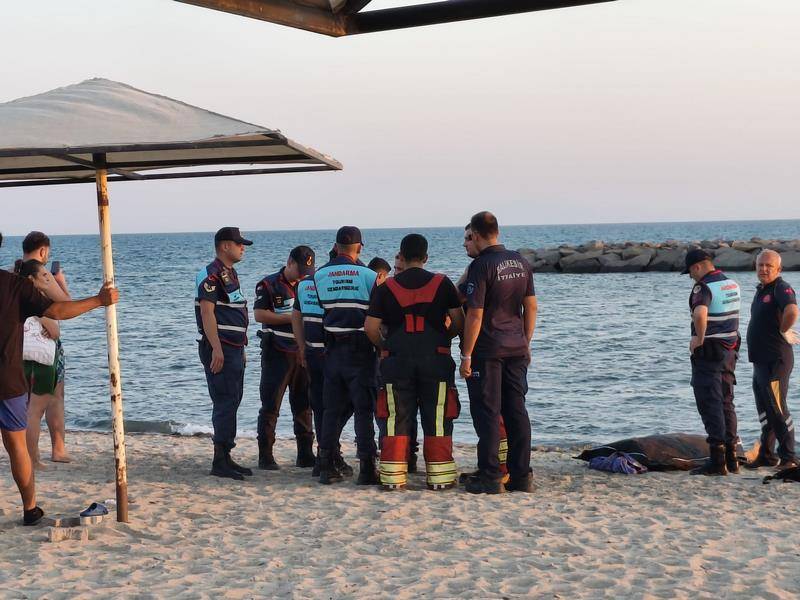 Ayvalık'ta Denizde Kalp Krizi Geçiren Tatilci Hayatını Kaybetti