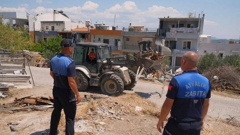 Ayvalık Belediyesi'nden Çevre Kirliliğine Geçit Yok