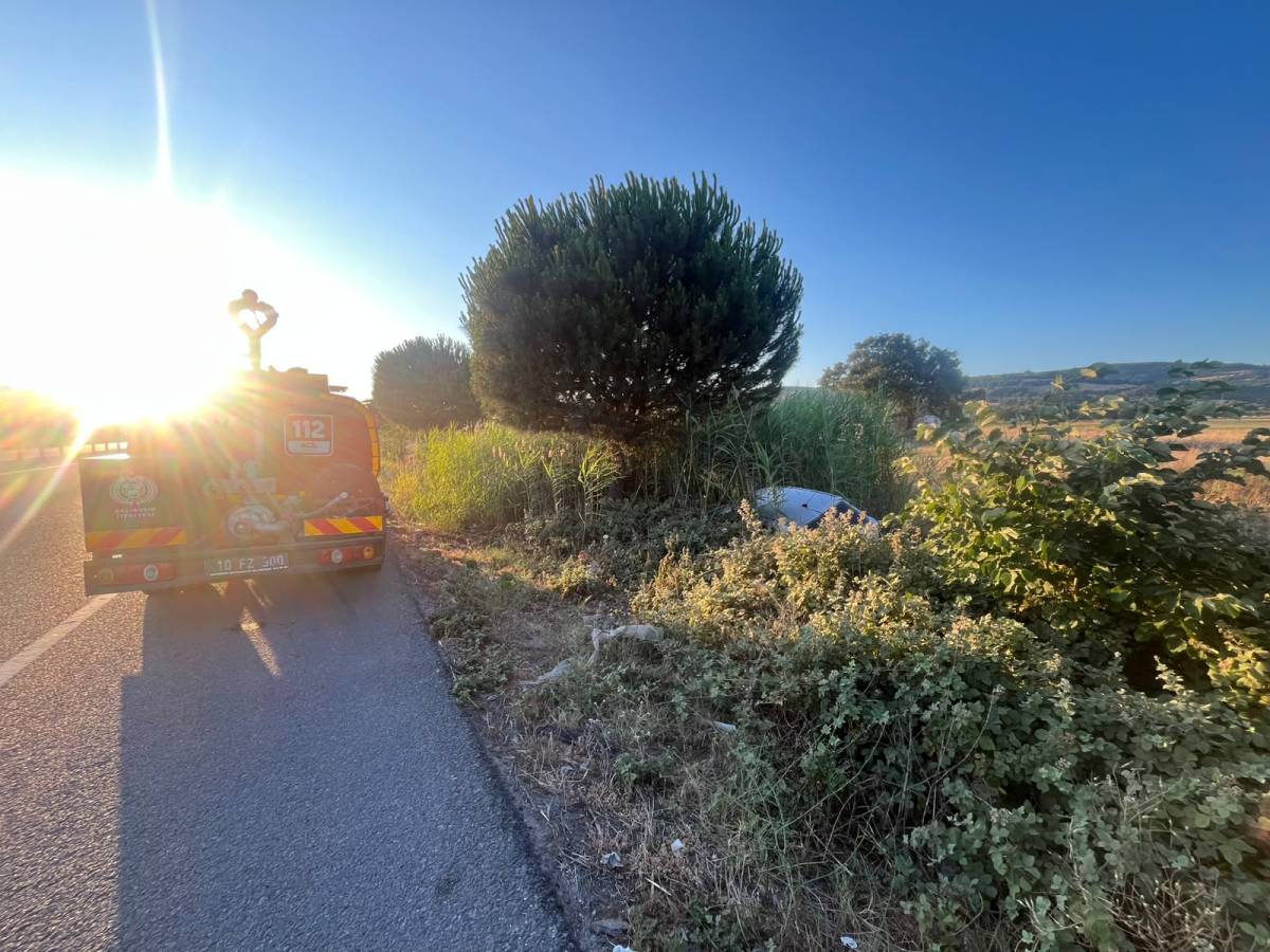Altıeylül'de trafik kazası: Sürücü yaralandı