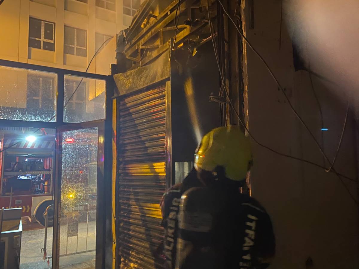 Balıkesir'de iş yerinde çıkan yangın söndürüldü