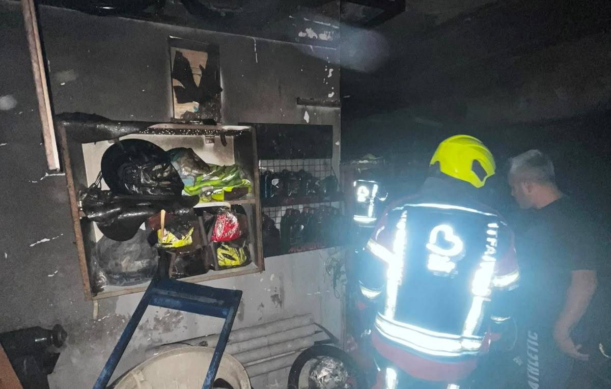 Burhaniye'de korkutan iş yeri yangını