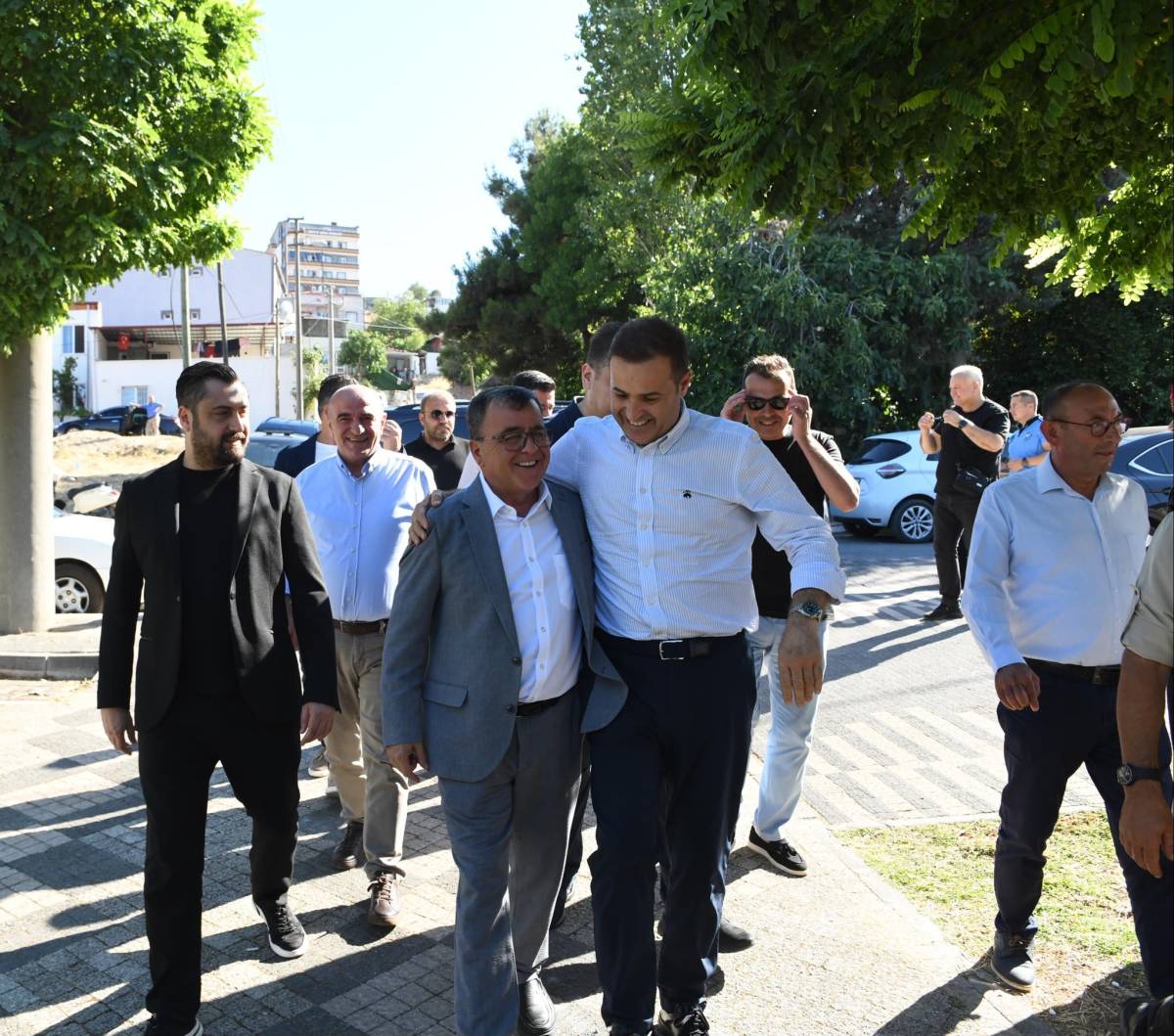 Altıeylül'de mutluluğa açılan kapı