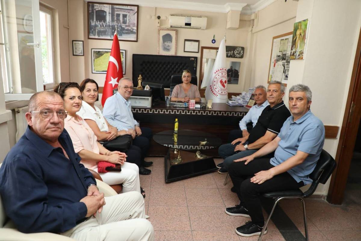 Başkan Ertaş muhtarları tek tek ziyaret etti