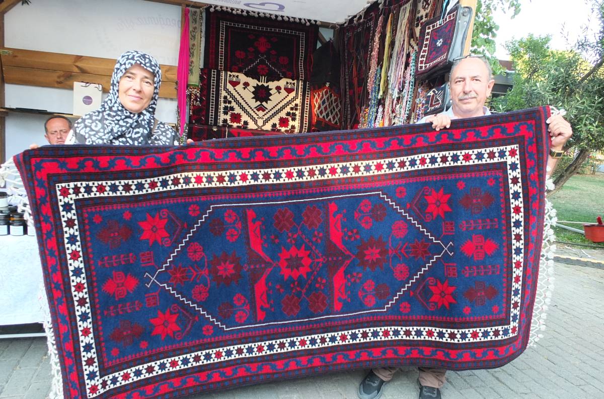 Balıkesir'de Yağcıbedir Halısı can çekişiyor